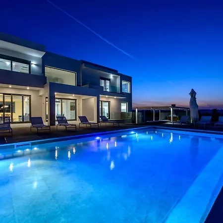 Thea Sunrise Luxury Villa *